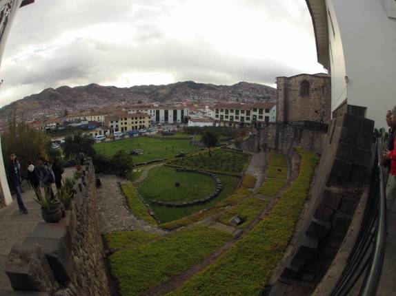 Jardins do palácio Qorikancha, em Cusco, no Peru